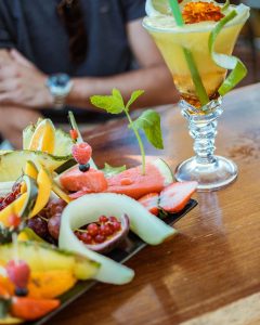 V.Gonzalez, resenador que da una excelente opinion de astral bar cóctail